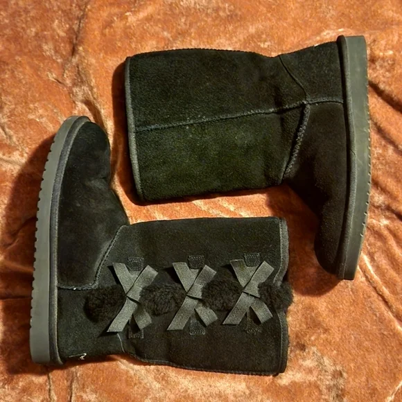 Koolaburra Womens Tall Black Bow Ugg Boots Size 10 - Picture 2 of 8